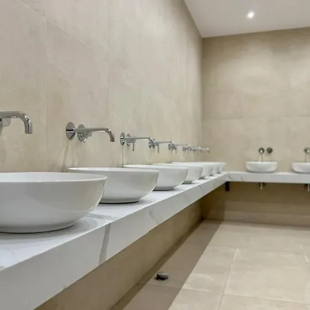 Mega Ostello Sarandë