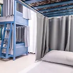 Mega ホステル