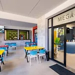 Mega ホステル *